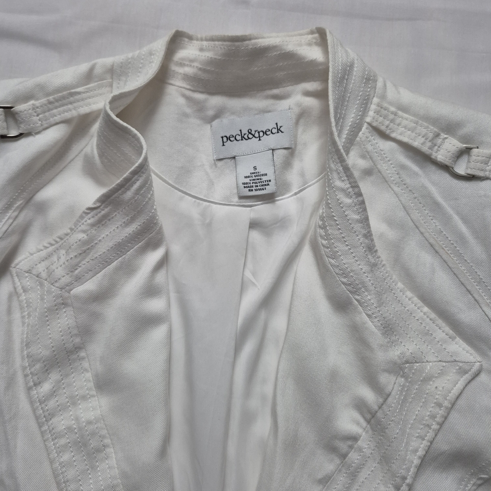 Peck & Peck‎ Women's Elegant White Blazer